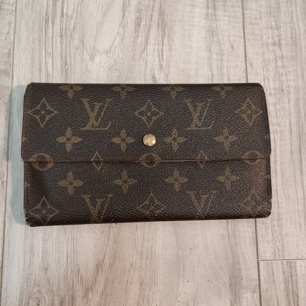 Authentic Louis-Vuitton Portefeuille International Wallet Purse Monogram Brown